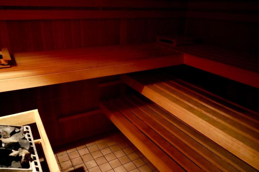 Helle Kellerwohnung Im Gruenen Mit Sauna Köln Eksteriør bilde